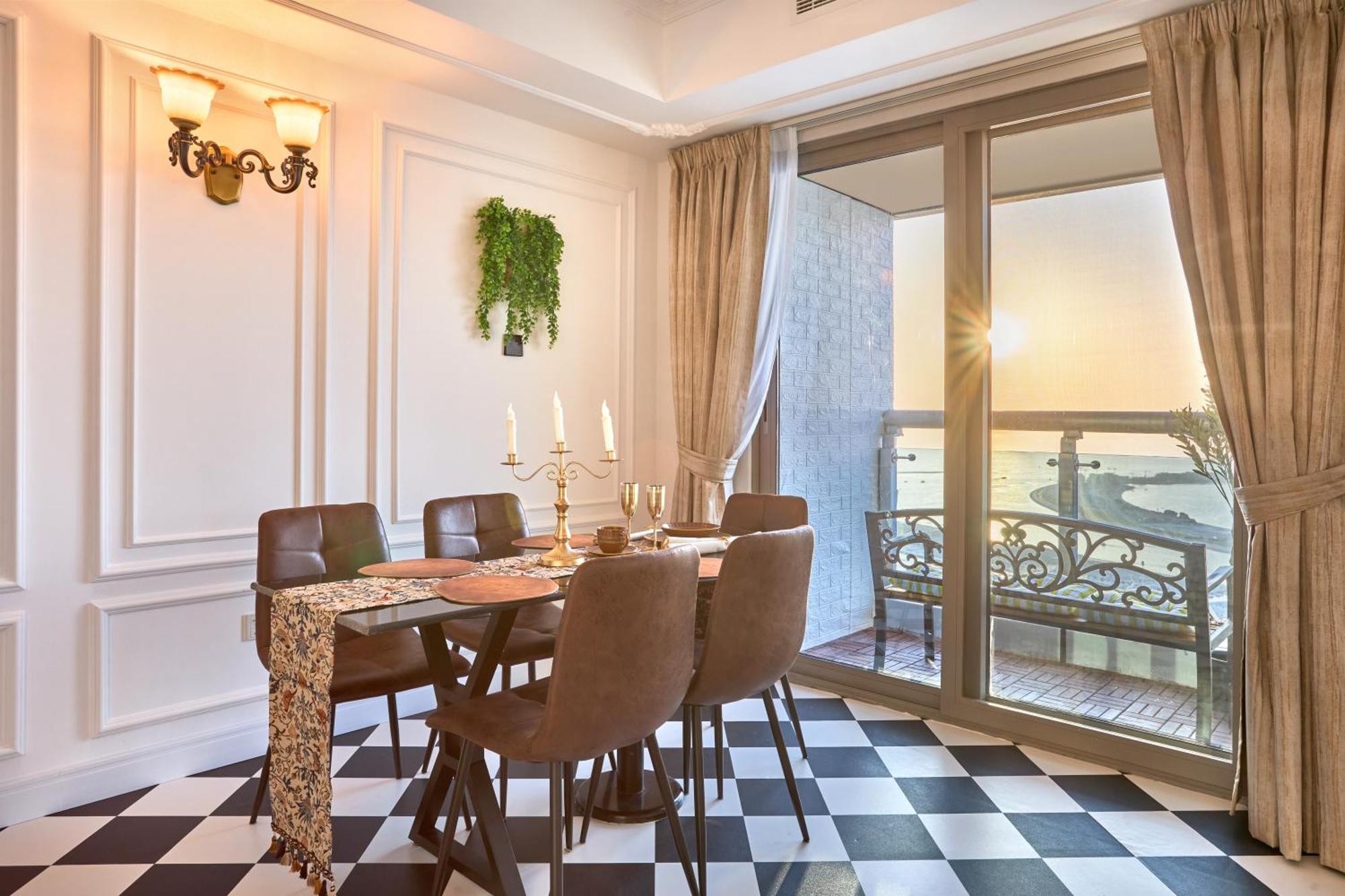 Zen Den - Vintage Charm With Full Sea View Dubai