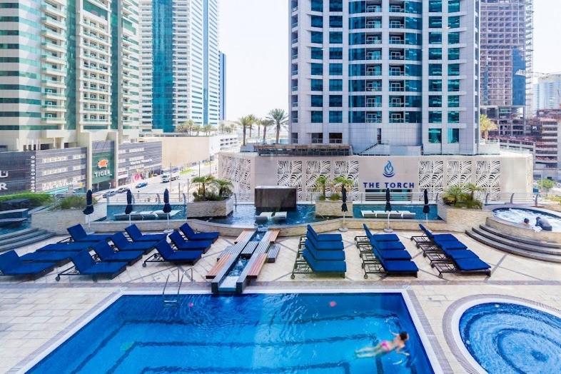 Zen Den - Vintage Charm With Full Sea View Apartment Dubai